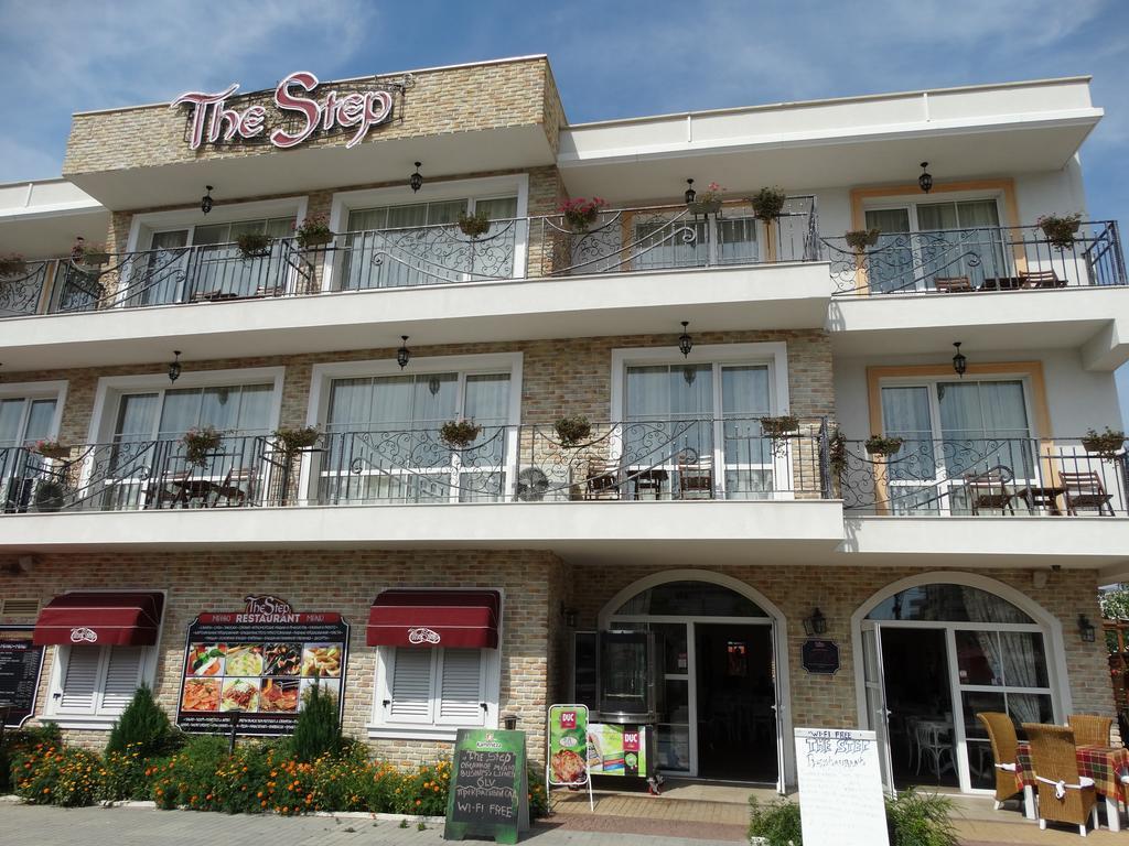 The Step Family Hotel Napospart Kültér fotó